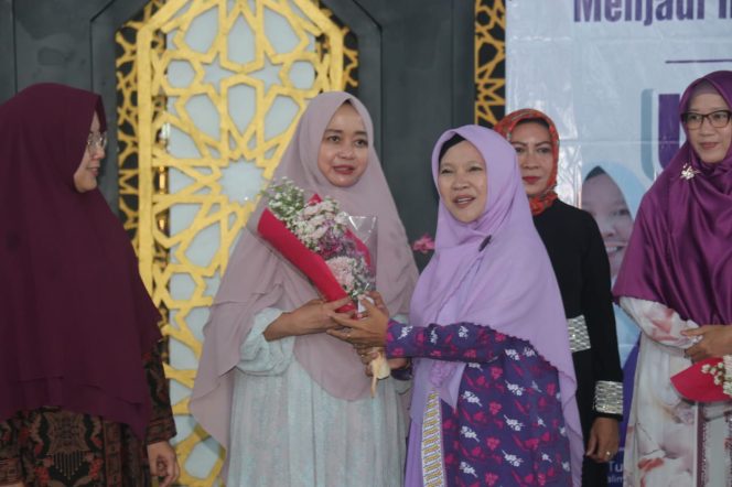 
					Ketua TP-PKK Kabupaten Bogor Ajak Perempuan Dorong Kemajuan Pembangunan