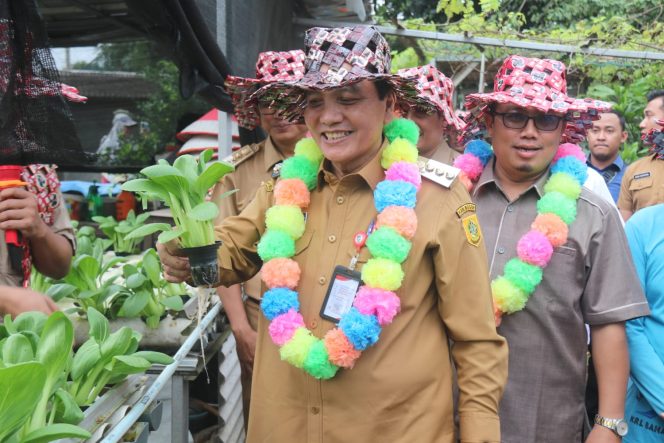 
					PJ Bupati Bogor Apresiasi Penanganan Sampah Berbasis RW